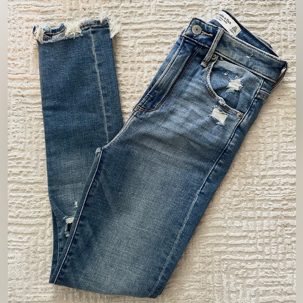 Abercrombie & Fitch NEW Super Skinny Ankle High Rise Distressed Jeans SIZE 000S
